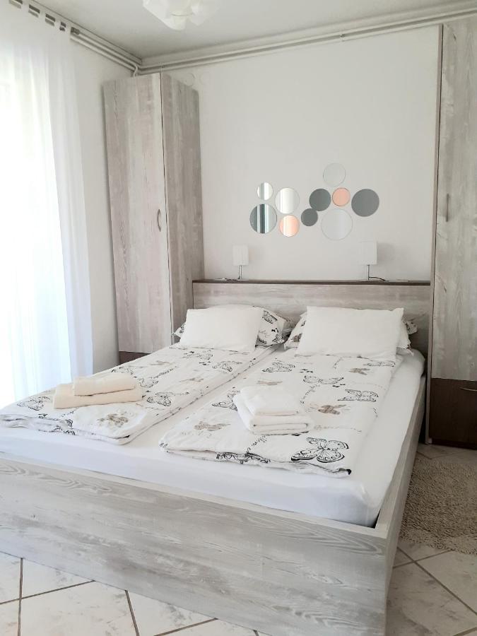 Apartment Steblaj Pula Exterior photo