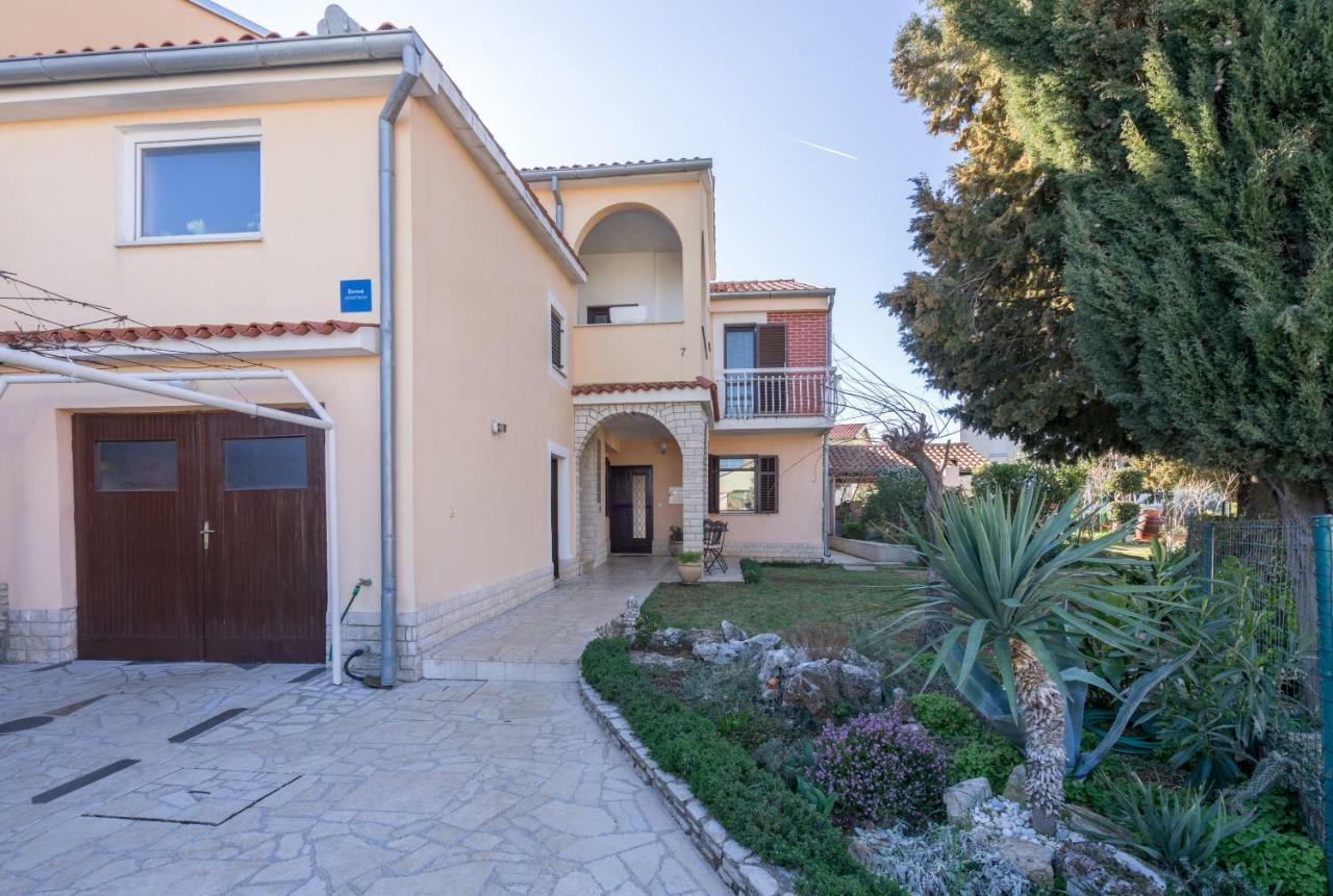 Apartment Steblaj Pula Exterior photo