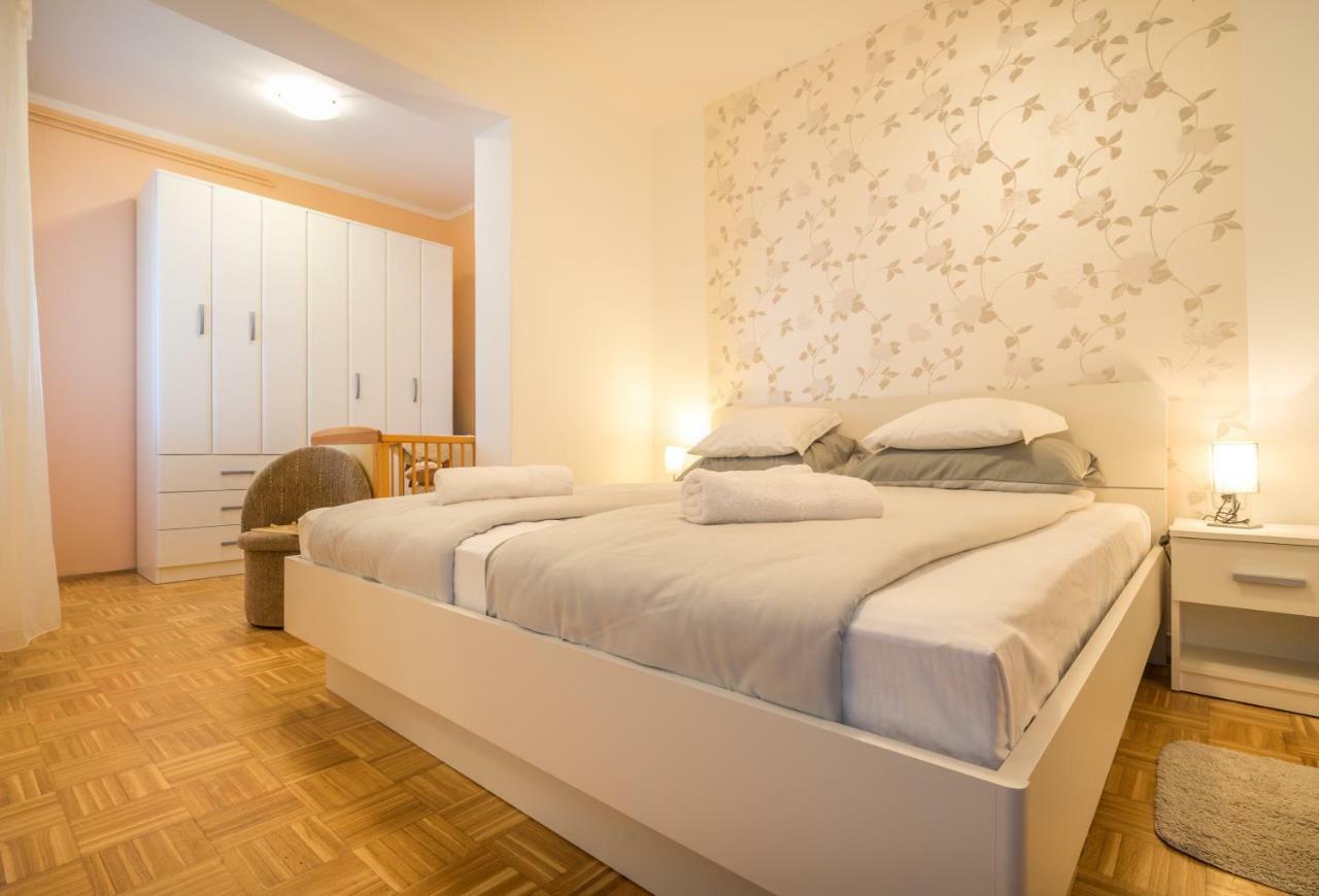Apartment Steblaj Pula Exterior photo